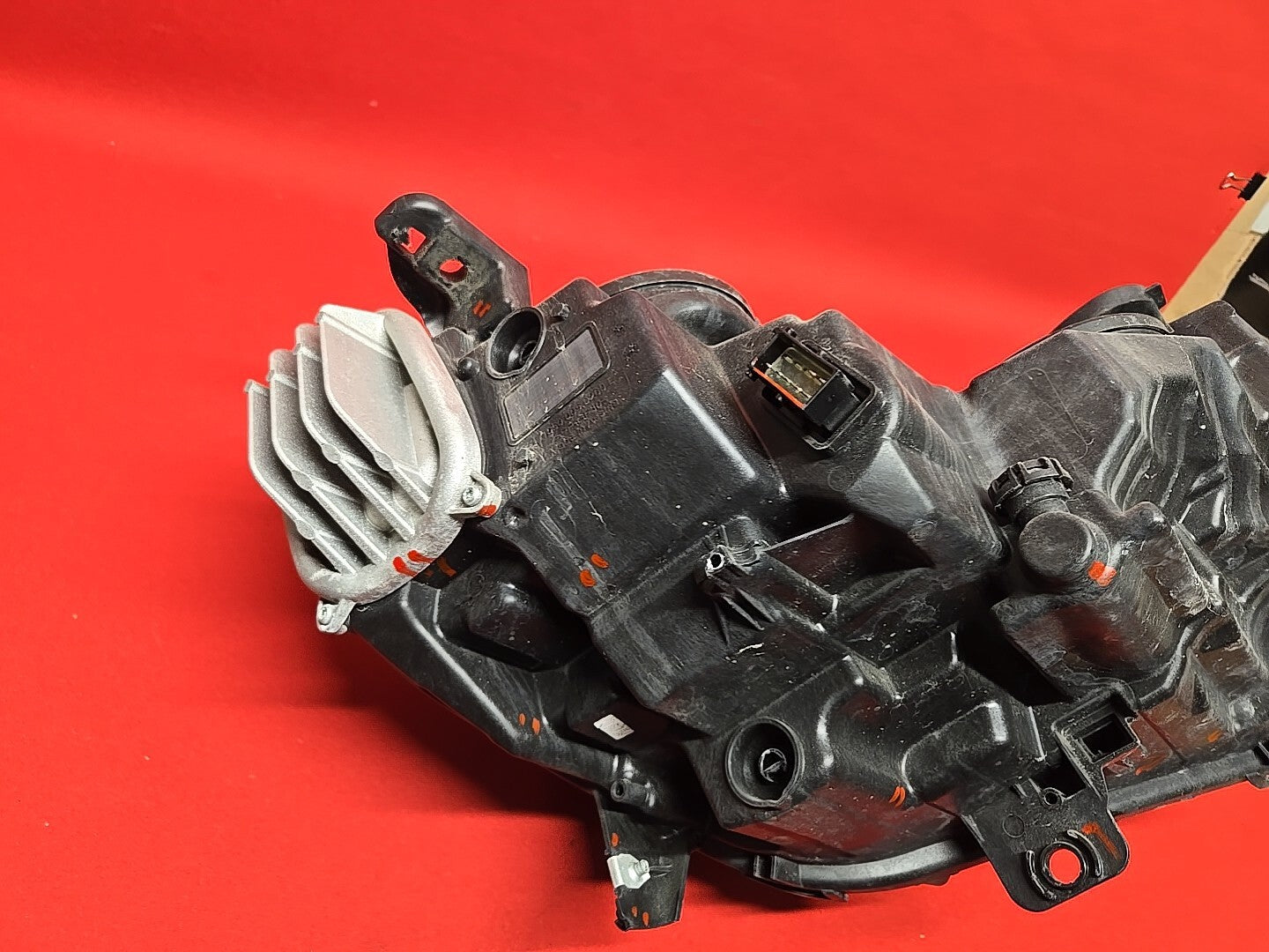 18-20 Buick Regal Sportback Tourx LEFT DRIVER Headlight HALOGEN - MNT TABS GOOD