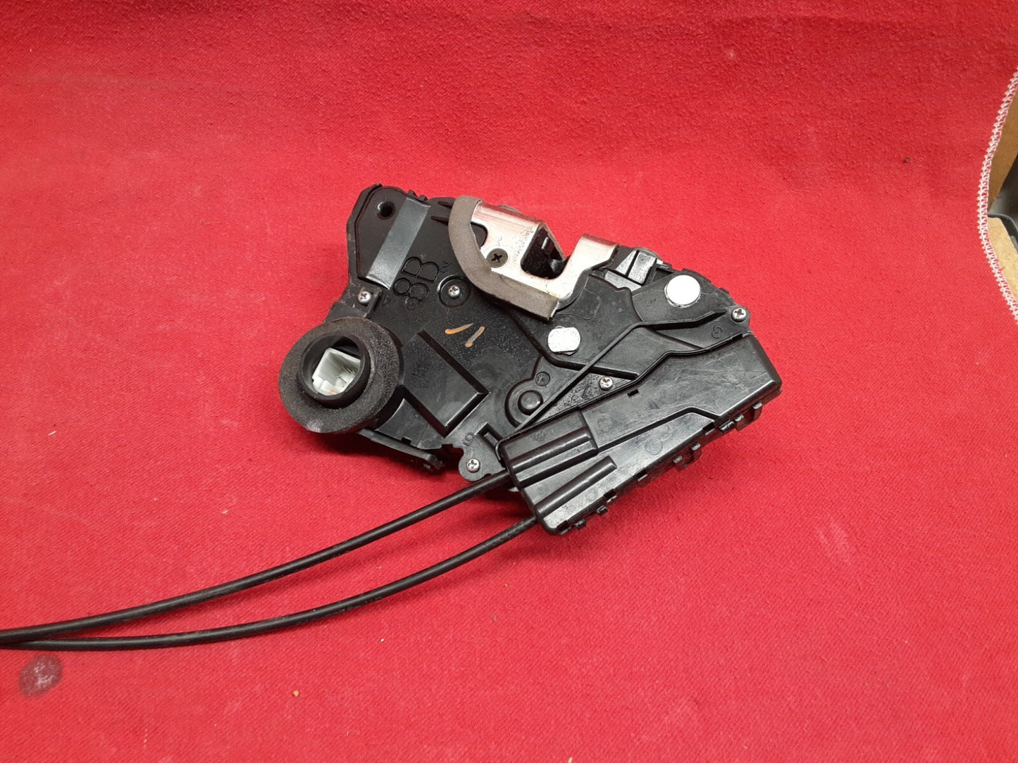 2004 - 2006 Toyota Prius FRONT RIGHT PASSENGER Door Latch Lock Actuator & Handle