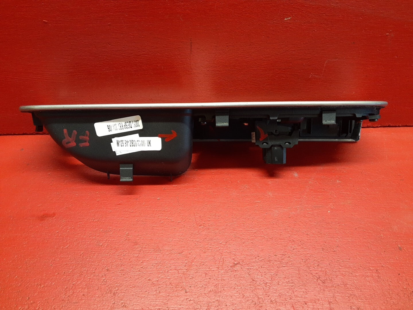 2004 - 2007 Volvo V50 S40 FRONT RIGHT PASSENGER Side Window Switch and Bezel