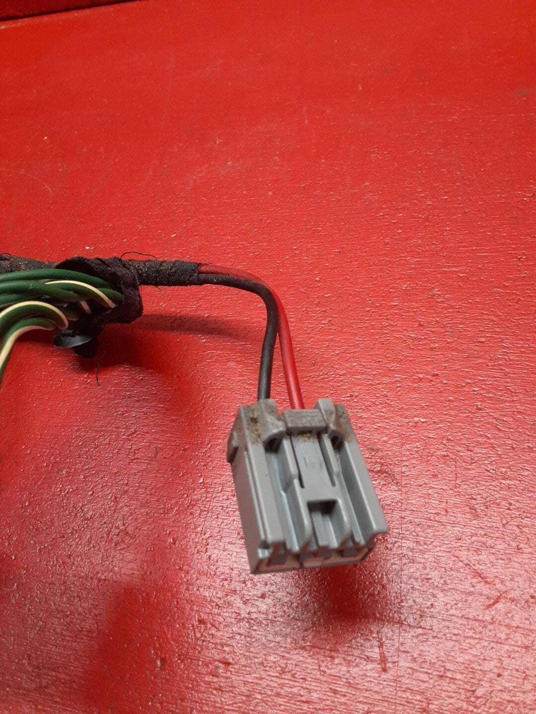 2005-2011 Land Rover LR3 Radio Amplifier Harman Kardon Pigtail set LR024836
