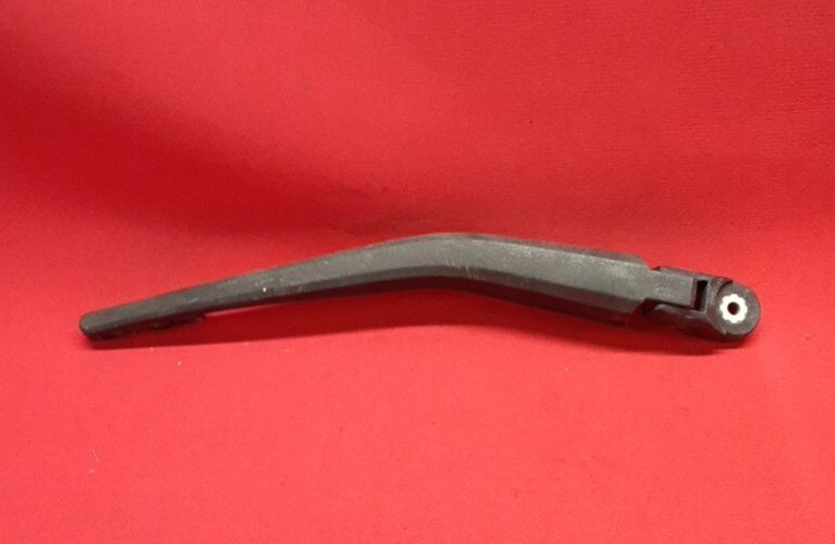 2005-2015 Nissan Xterra Rear Glass Wiper Arm Assembly 28781-EA000