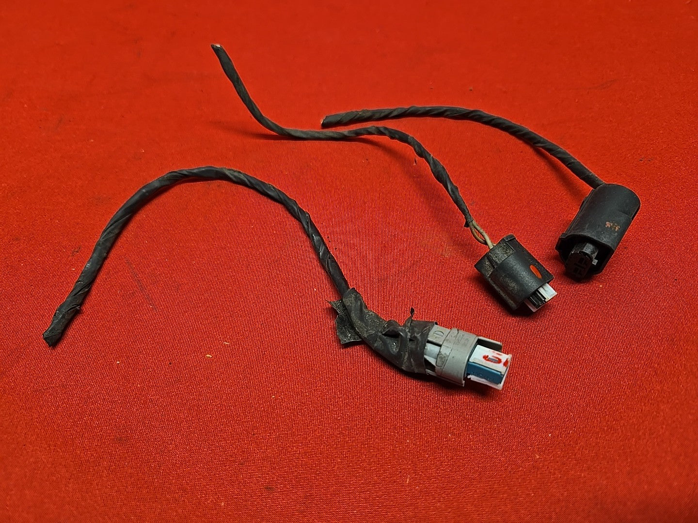 02-06 MINI COOPER S Model Rear Bumper - PIGTAIL WIRES ONLY - Read Description