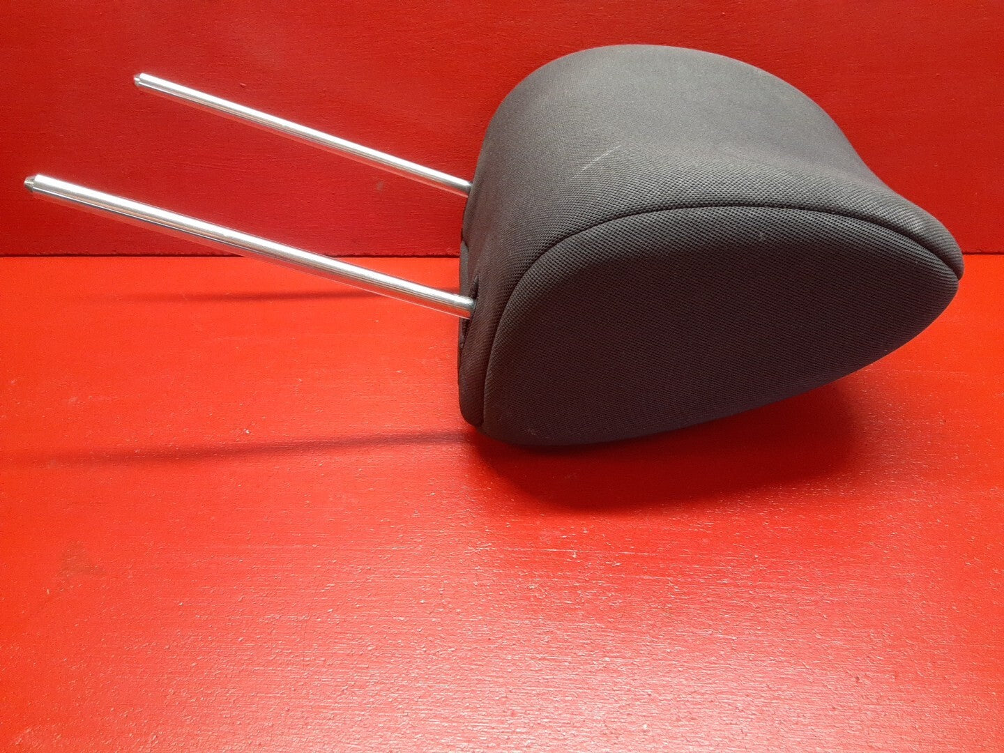 2010 2011 Kia Soul FRONT Headrest Head Rest Pair Black Cloth