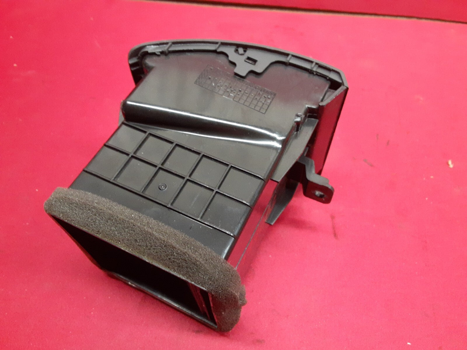 2003 - 2009 Kia Sorento RIGHT Dash Panel Air Vent Grille Unit 97490-3E000