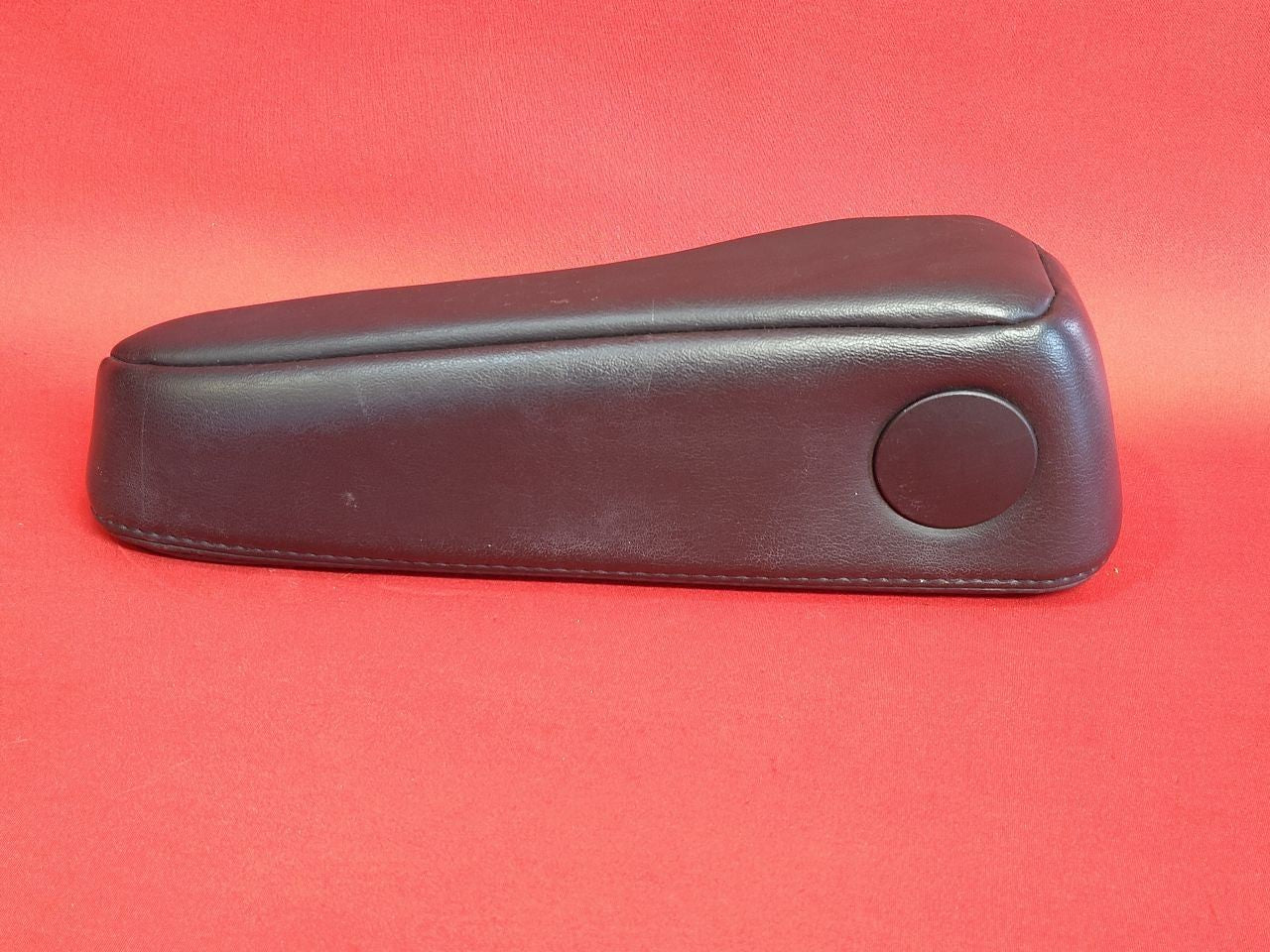 2007-2012 GMC Buick Chevy Saturn REAR 2nd Row RIGHT PASSENGER Arm Rest Leather