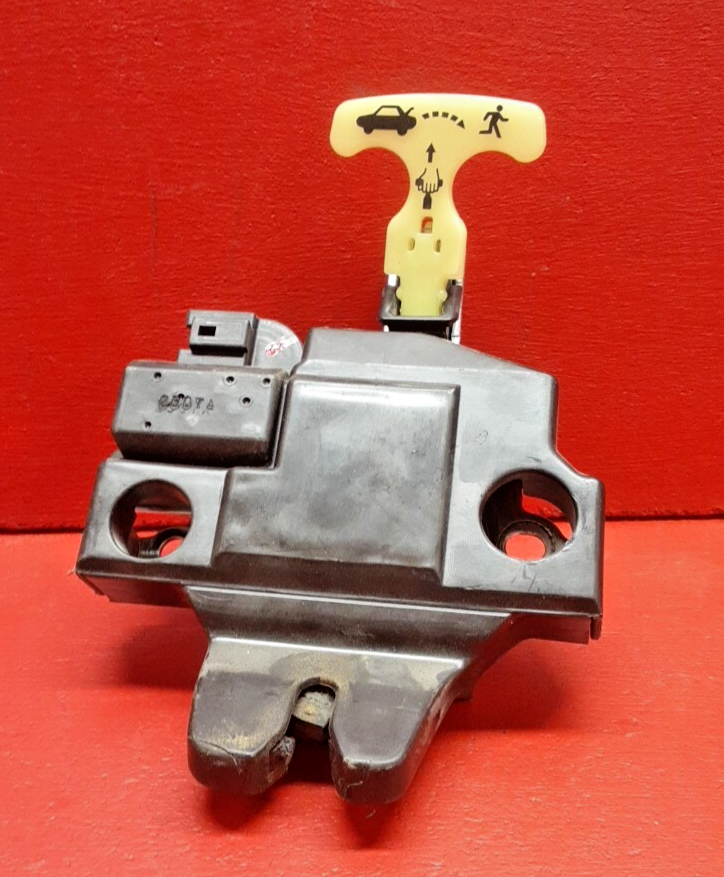 2007-2011 Toyota Camry Deck Lid Trunk Latch Lock Assembly 64600-06010
