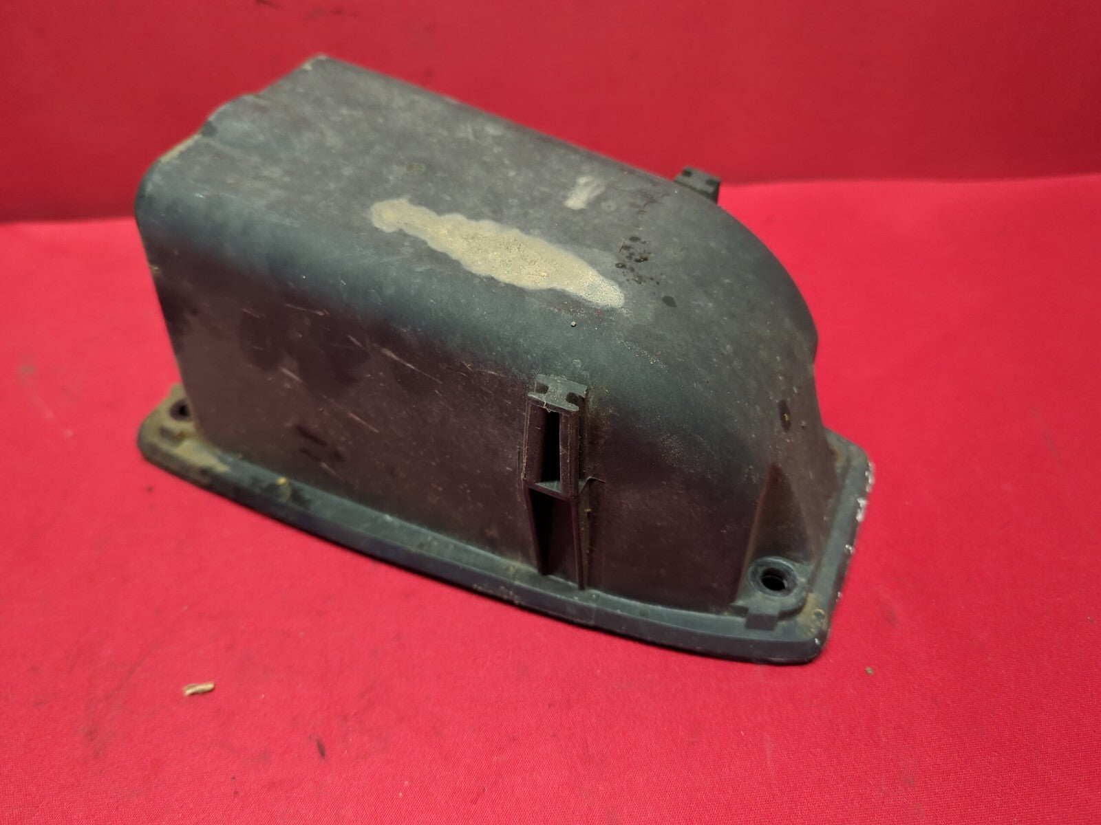 Audi / VW Gear Shifter Retainer Pot 	4B0-713-095