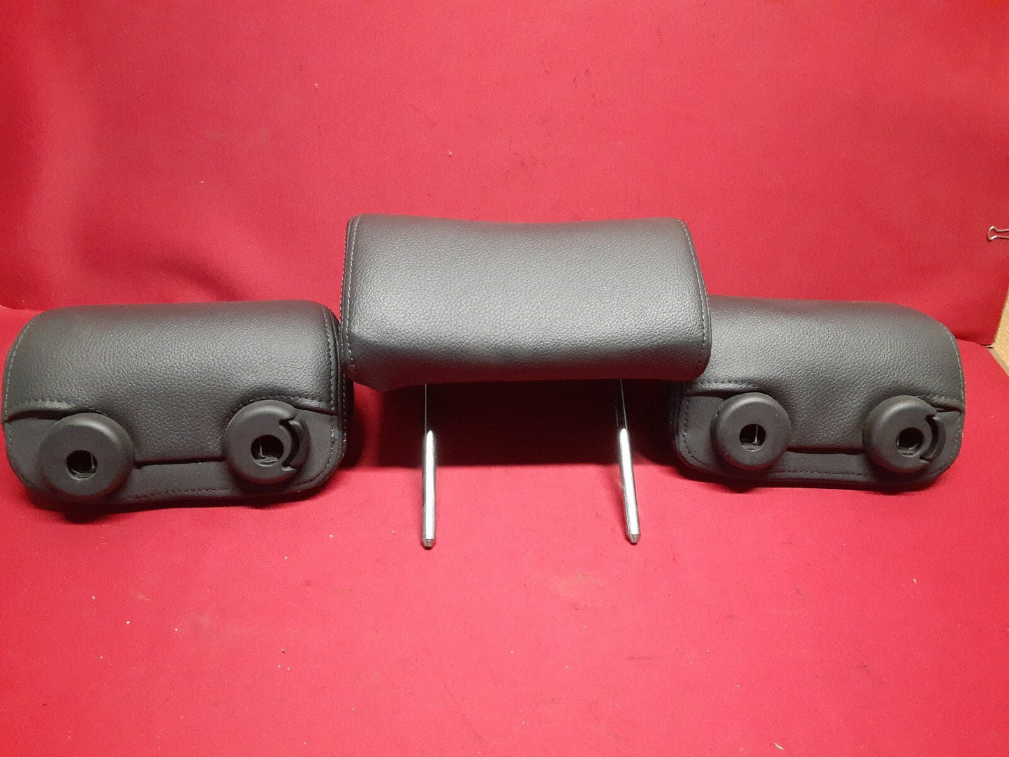 2011 - 2013 Kia Sorento REAR 2nd Row Headrest SET Black Leather 89700-1U120L-AA
