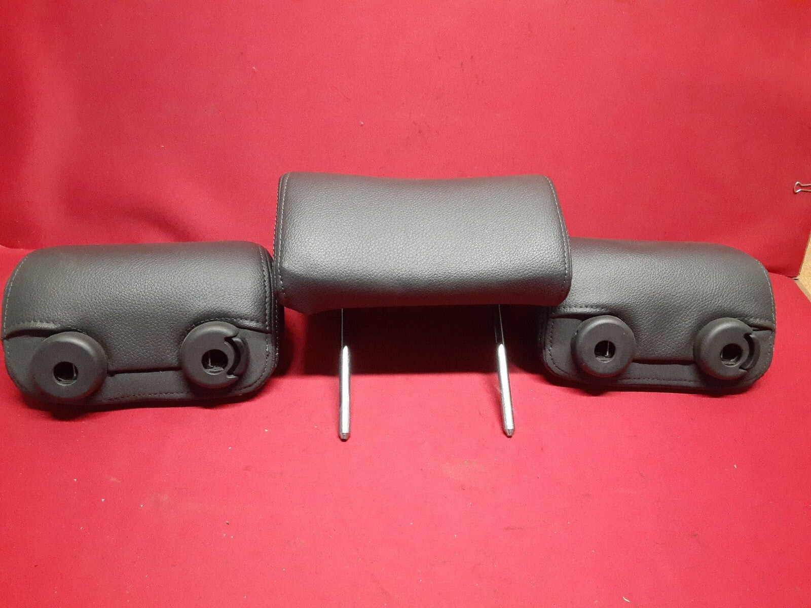 2011 - 2013 Kia Sorento REAR 2nd Row Headrest SET Black Leather 89700-1U120L-AA