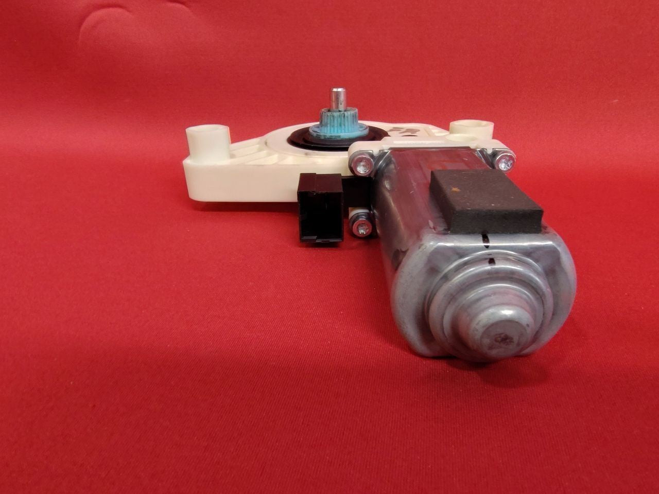 16-22 VW Volkswagen 18-23 Audi FRONT RIGHT PASSENGER Door Window Motor