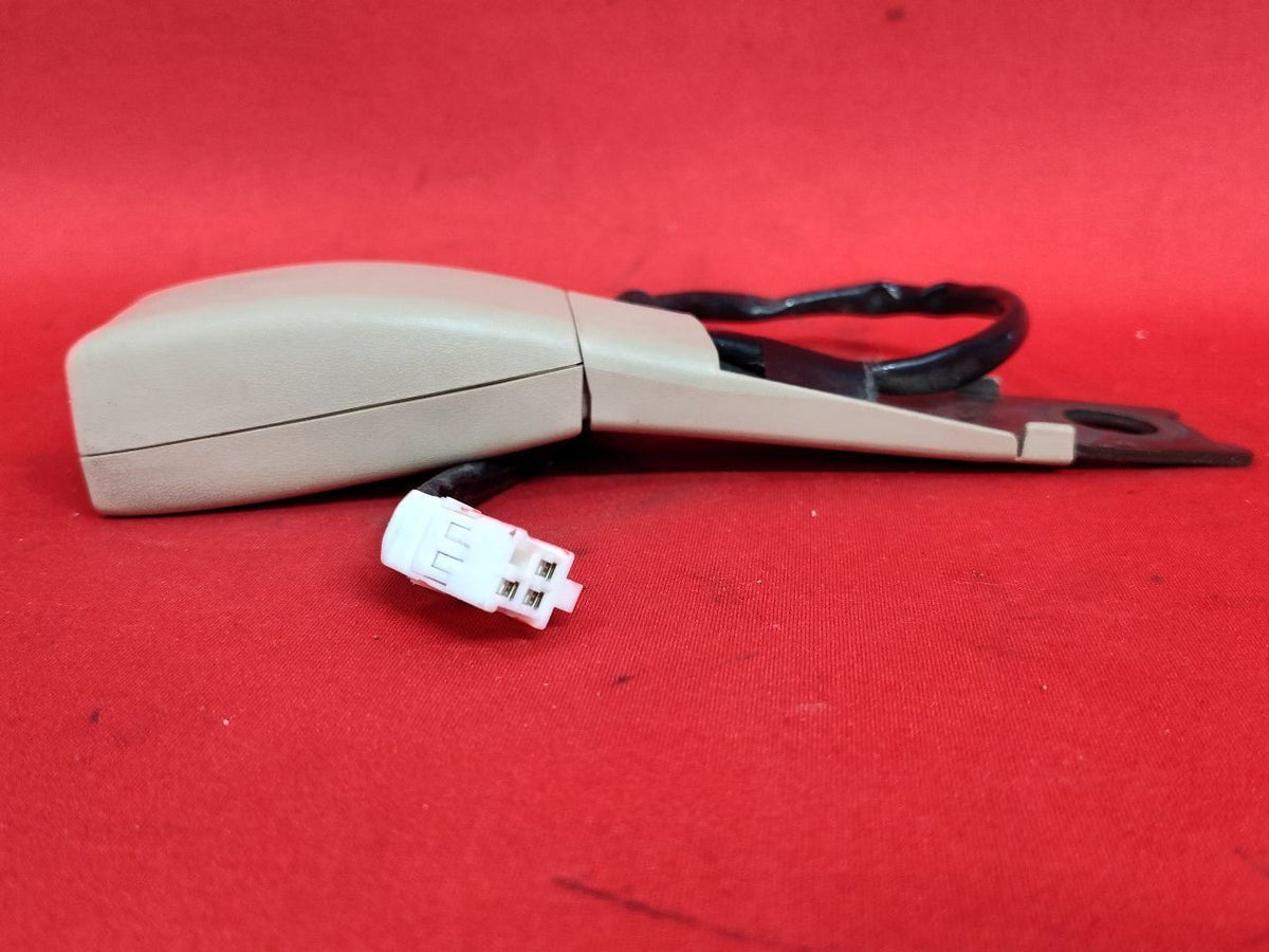 2001-2005 Lexus GS300 GS430 Front Left Driver Seat Belt Buckle SINGLE PLUG