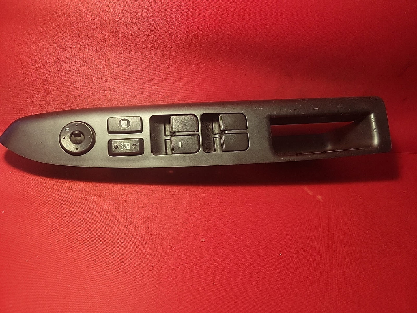 2010 - 2013 Kia Soul Driver Left Master Window Mirror Switch W/ Trim 93570-2K000