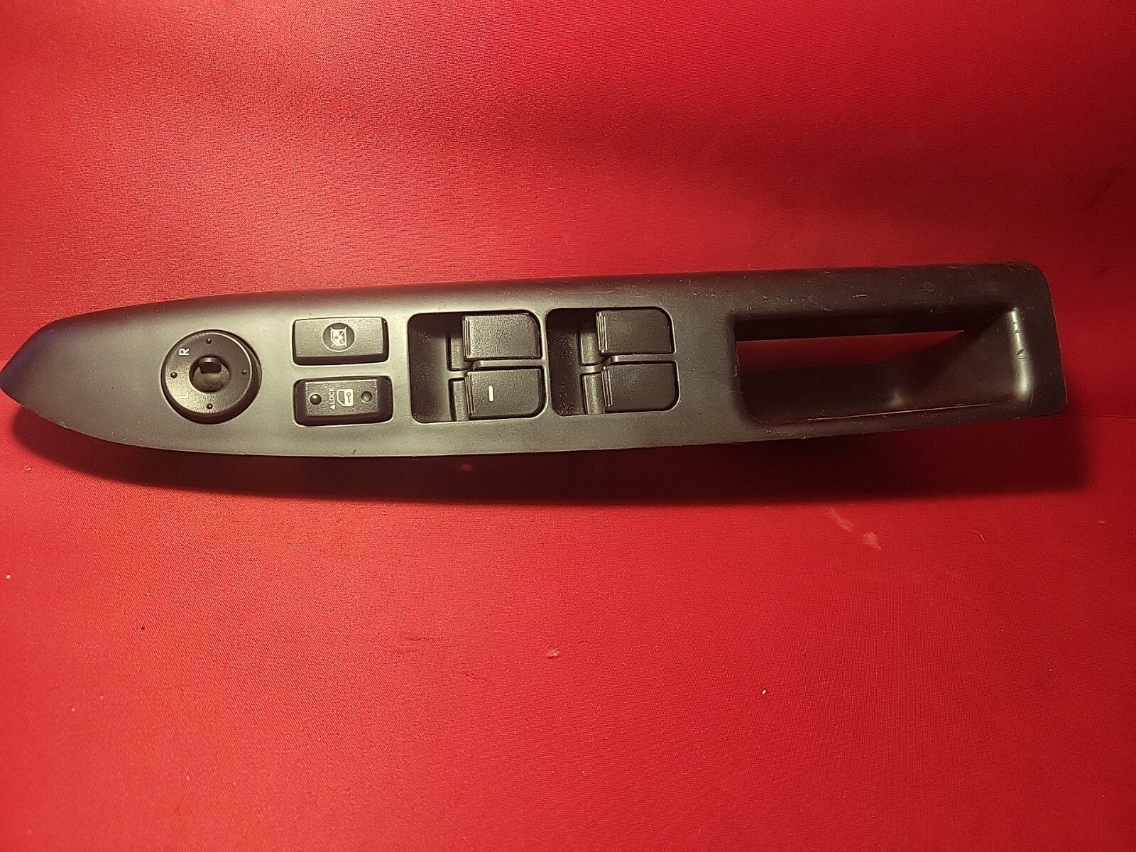 2010 - 2013 Kia Soul Driver Left Master Window Mirror Switch W/ Trim 93570-2K000