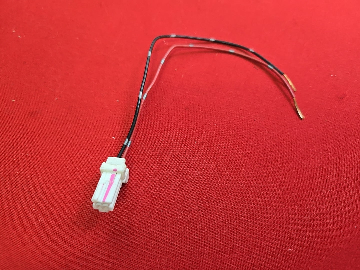 2008-2015 Nissan Xterra High Mount 3rd Third Brake Light Lamp PIGTAIL WIRE ONLY