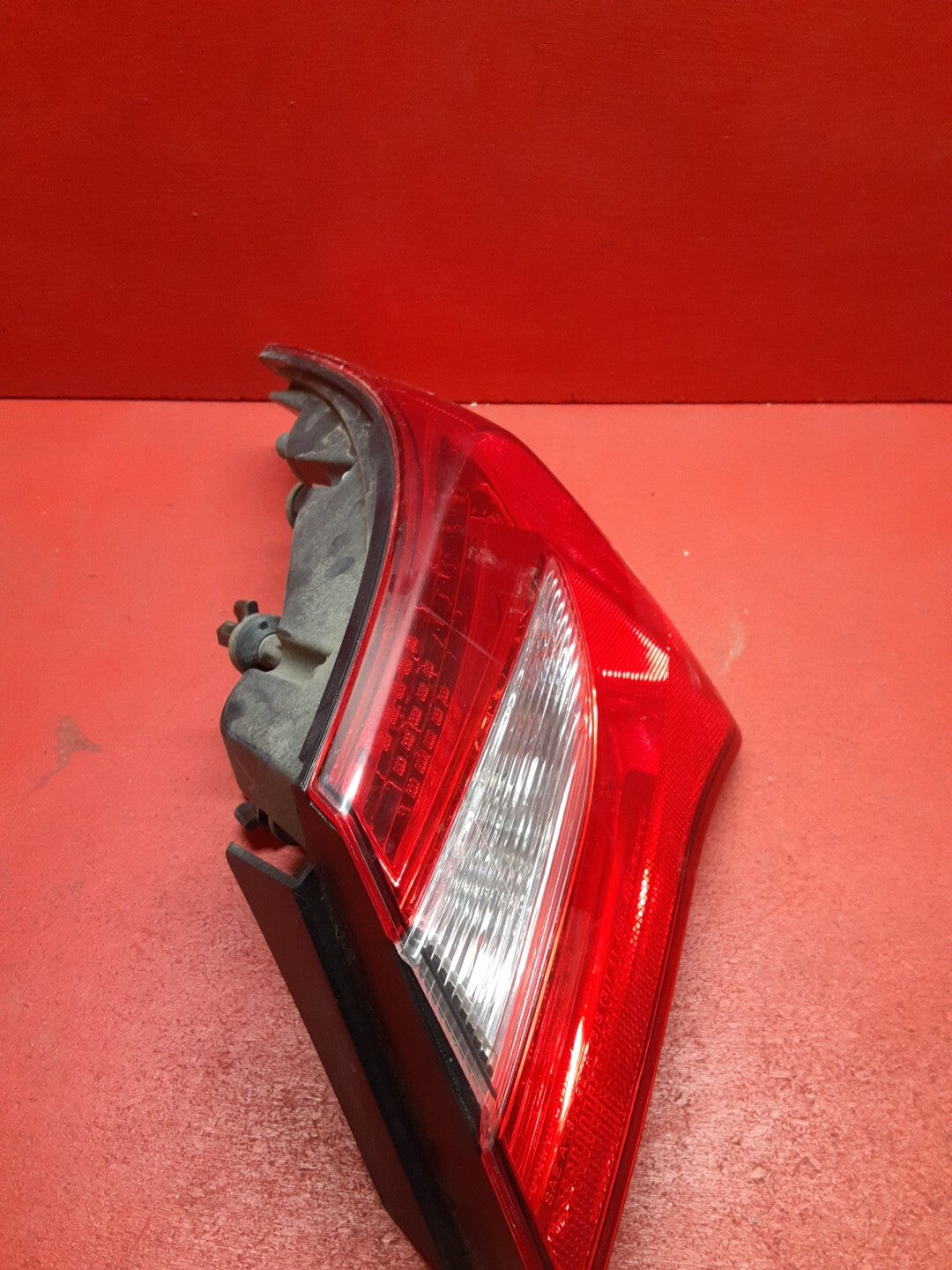 2011-2014 Chrysler 200 Right Passenger Taillight Lamp Unit 5182524AD