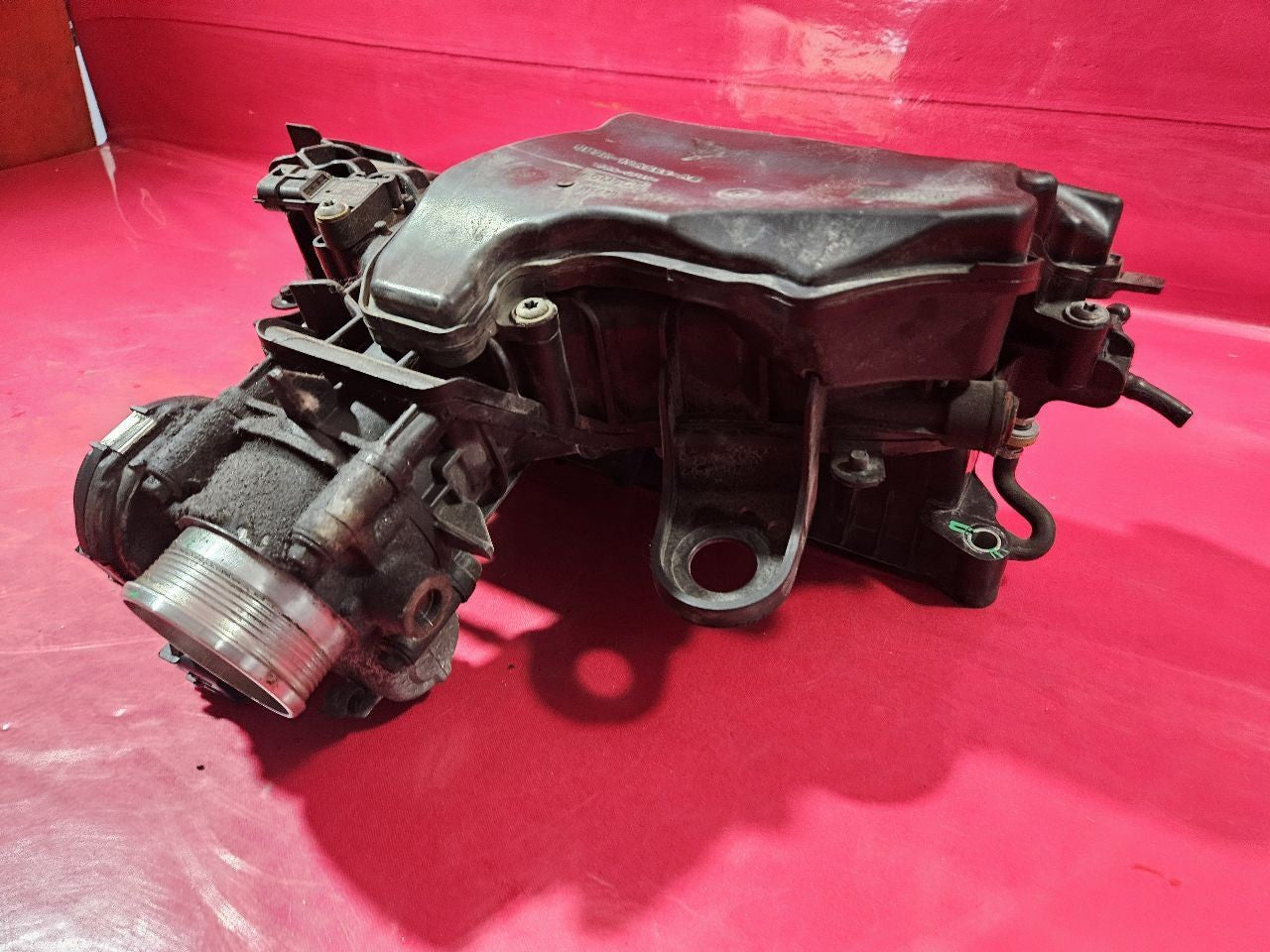 15-17 Rover Discovery Sport / Evoque 2.0L L4 Turbo Upper Intake Manifold Plenum