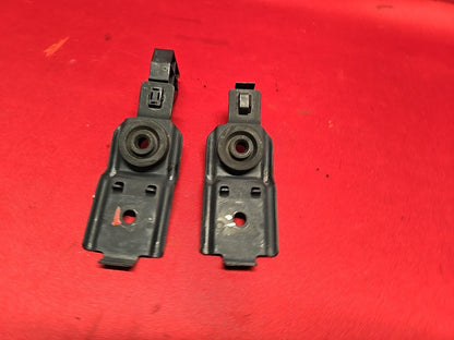 2005 2006 Saab 9-2x 2.5L UPPER Radiator Support Mount Brackets SET 32007322