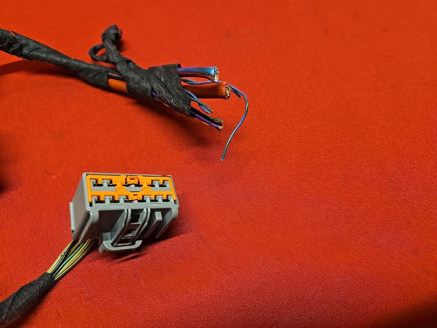 2012-2022 Land Rover Interior Cabin Luggage Compartment Fuse Box - PIGTAILS ONLY