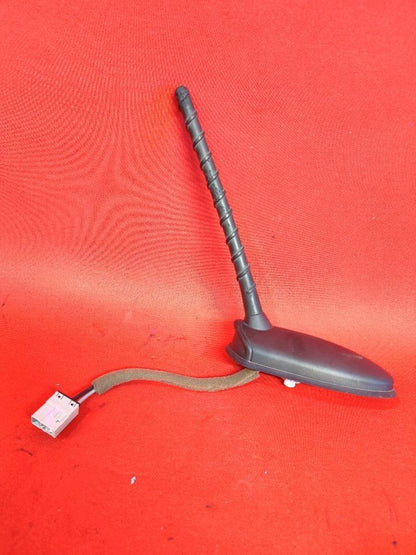 2016-2018 Kia Sorento Radio Stereo Roof Antenna w/ Mast Bee Sting Style