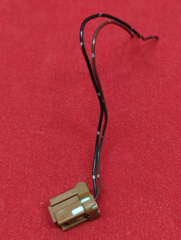 2002 2003 2004 Infiniti I35 Square Third 3rd High Mount Brake Light PIGTAIL WIRE