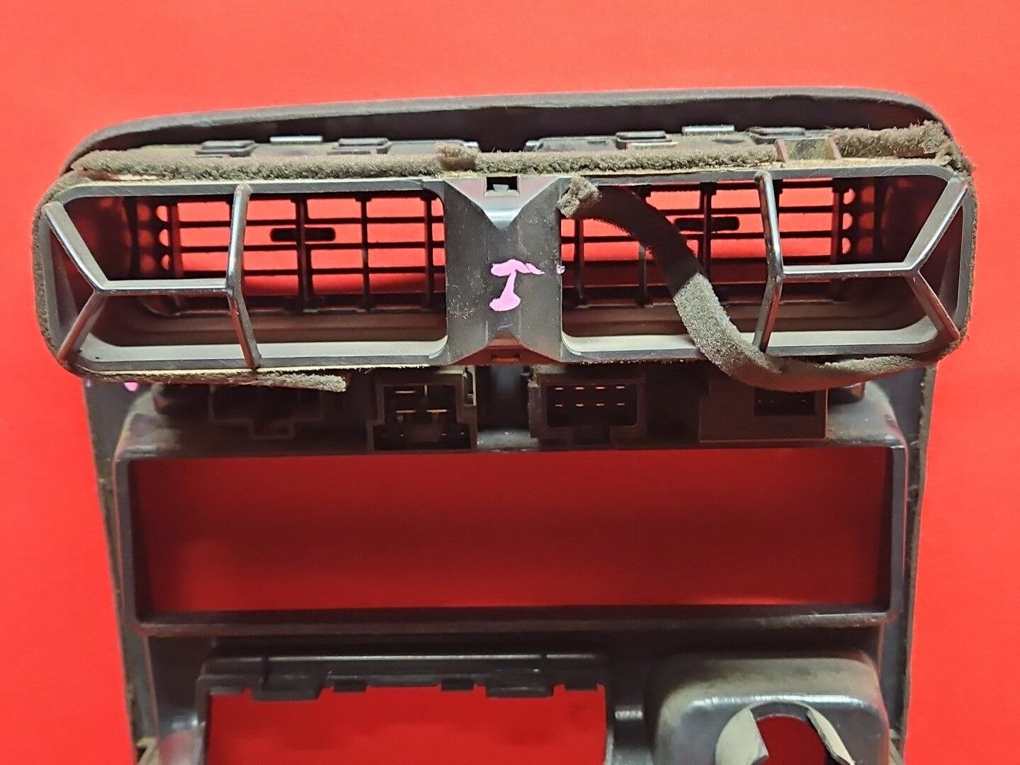 94-95 Nissan Pathfinder 95-97 Pickup Center Dash Radio Bezel Trim Air Vent Panel