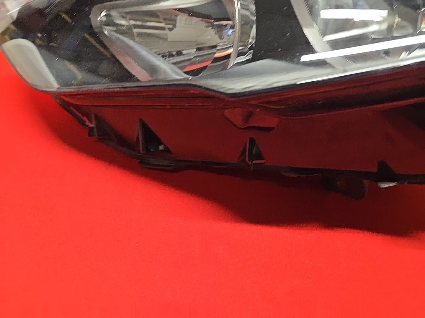 18-20 Buick Regal Sportback Tourx LEFT DRIVER Headlight HALOGEN - MNT TABS GOOD