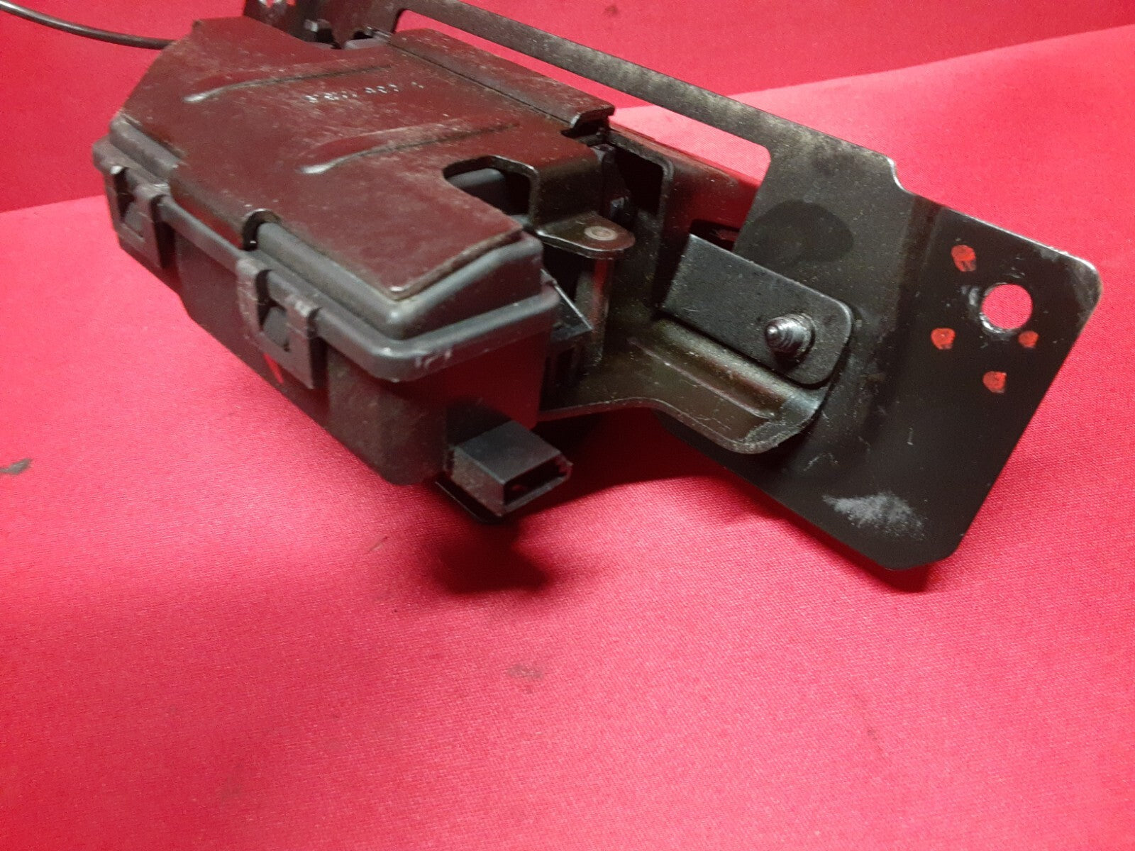 2003 - 2012 Range Rover HSE Rear Liftgate Hatch Trunk Latch Actuator CWC500140