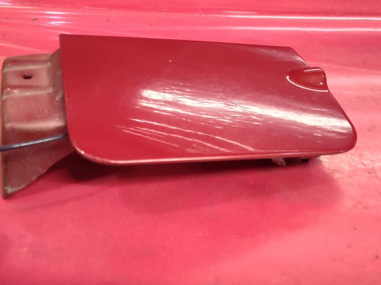 2007 2008 Dodge Charger Fuel Filler Door Lid w/ Cap PRH: Inferno Red Crystal