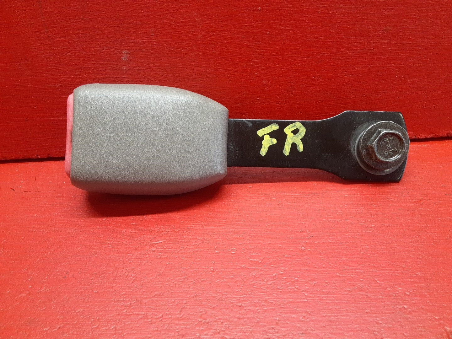 2000 - 2003 Nissan Sentra FRONT RIGHT PASSENGER SIDE Seat Belt Buckle End