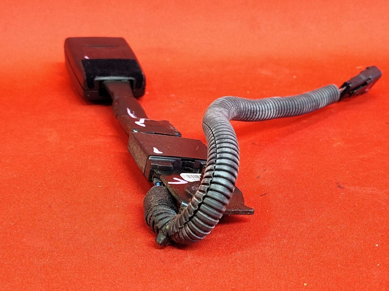 2012-2014 Ford Focus FRONT RIGHT PASSENGER Seat Belt Buckle Tongue Black