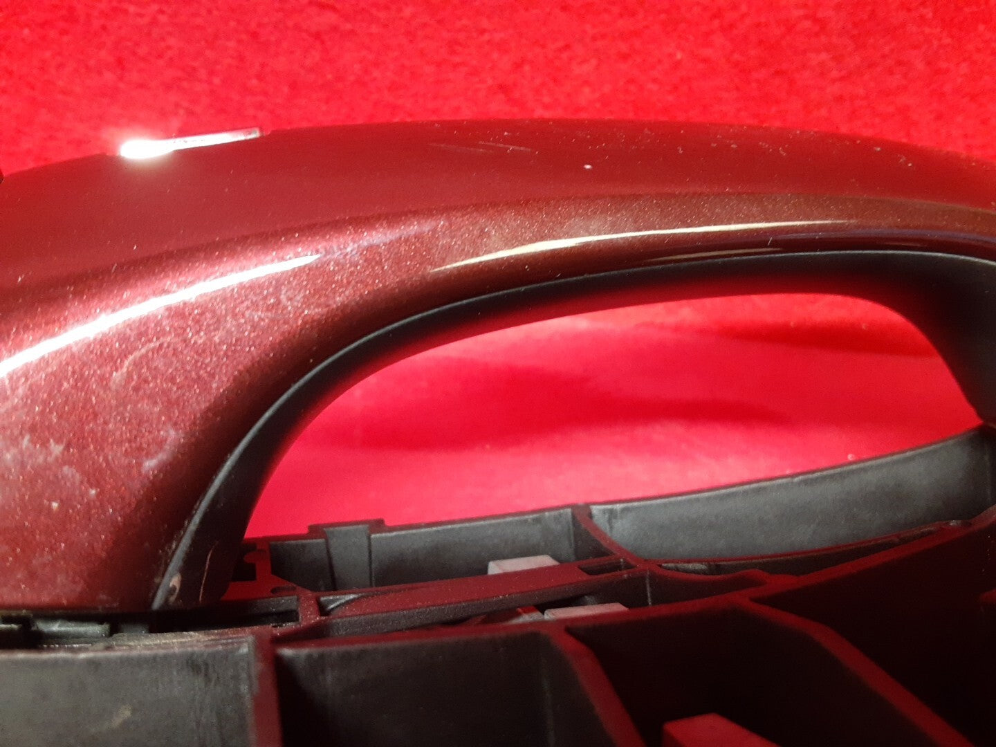 18-20 Buick Regal Sportback TourX RIGHT FRONT PASSENGER Door Handle Rioja Red