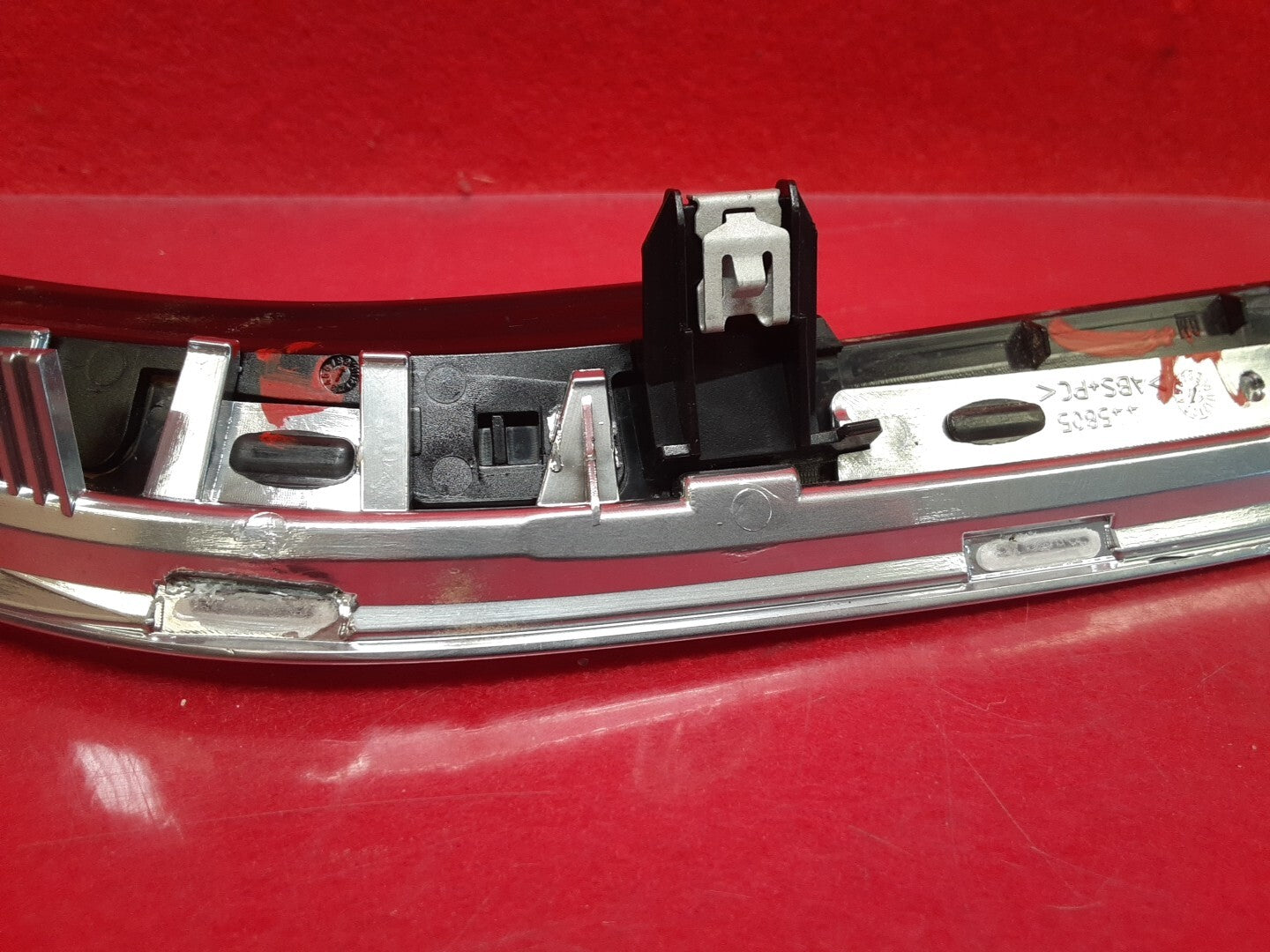 18-20 Buick Regal Sportback TourX Dash Radio Display Screen Trim Bezel Molding