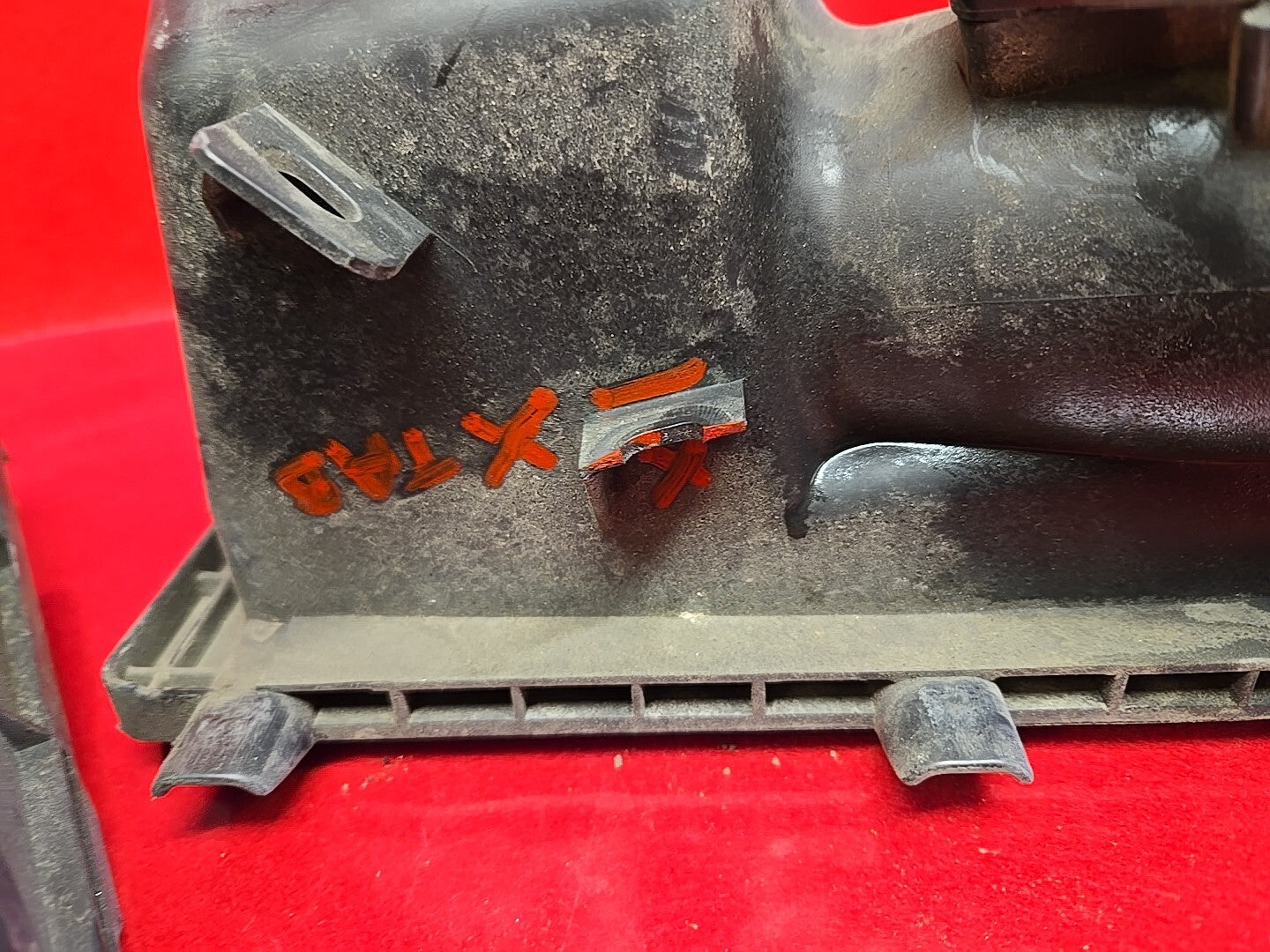 2013 Infiniti JX35 / 14-15 Infiniti QX60 Filter Housing Air Cleaner Box **TAB**