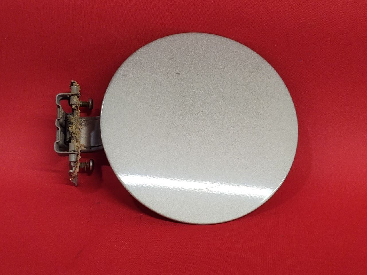 2002-2006 Cadillac EXT Fuel Filler Door Lid Panel 11U Silver Sand / Pewter Met.