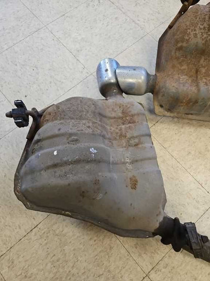 2011 - 2013 Jeep Grand Cherokee 5.7L V8 Left Right Exhaust Muffler Pair w/ Tips
