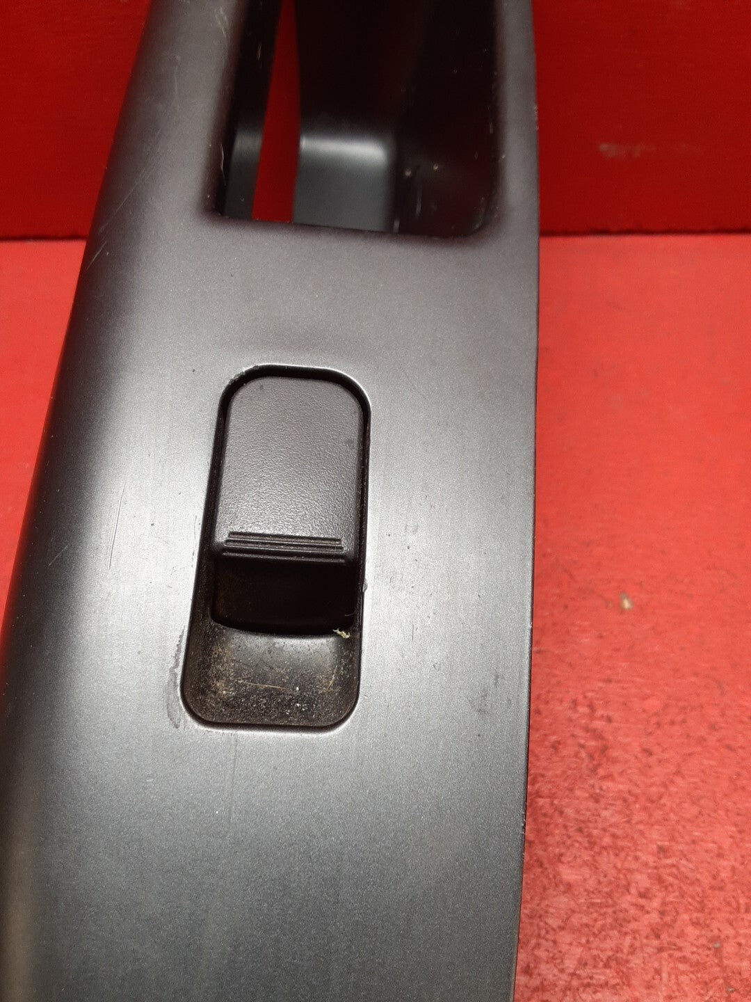 2010 - 2013 Kia Soul REAR LEFT DRIVER SIDE Door Window Switch Bezel Trim Cover