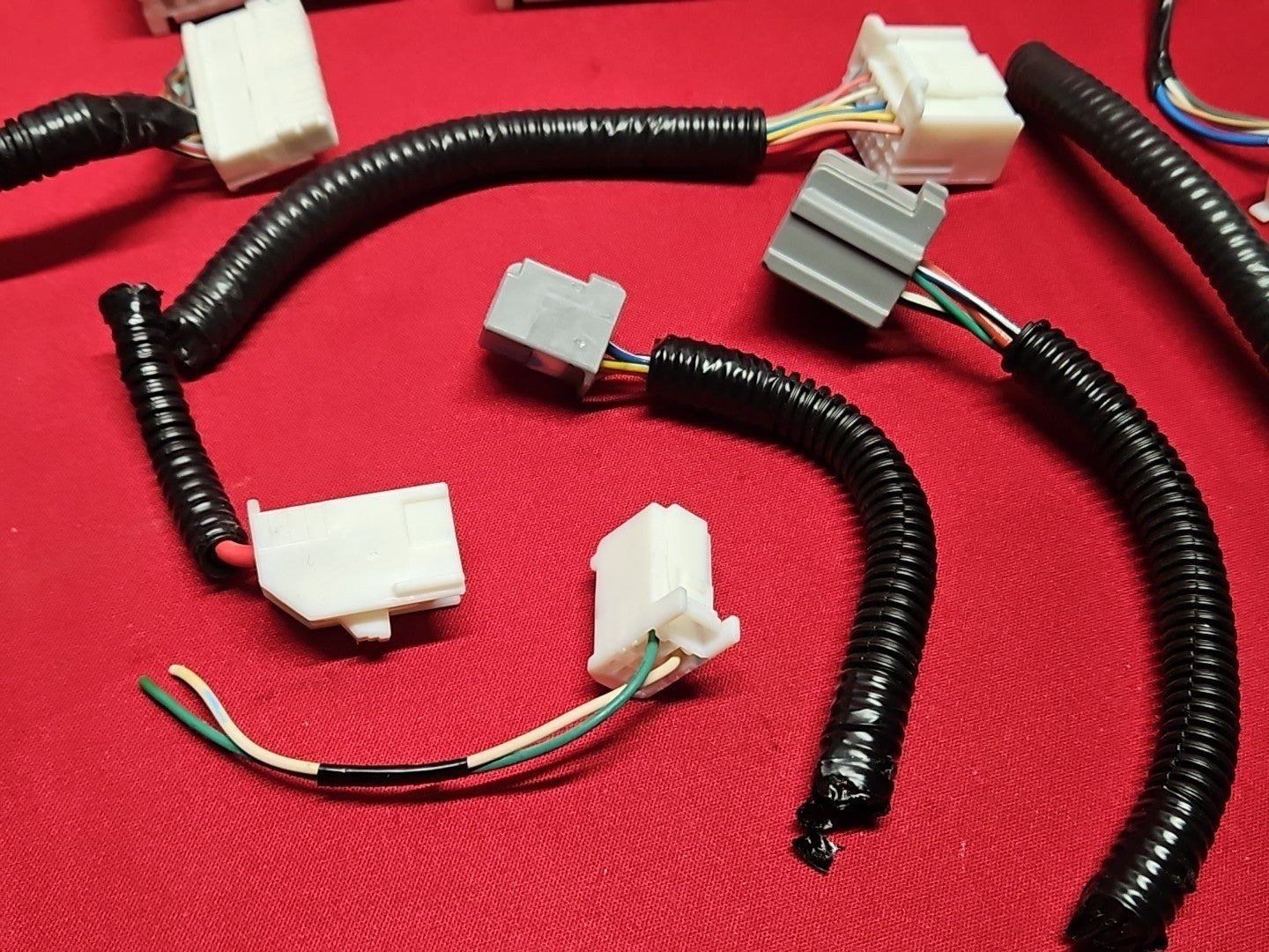 2010 Lexus IS 250 Right Passenger Fuse Box Junction Block - PIGTAIL WIRES ONLY