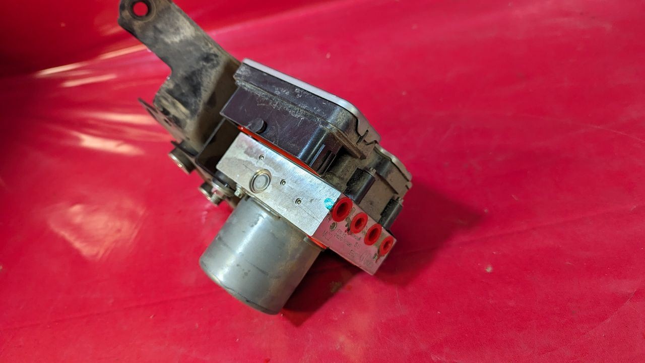 2022-2024 Mitsubishi Outlander Hydraulic ABS Pump w/ ADAPTIVE CRUISE - 26k