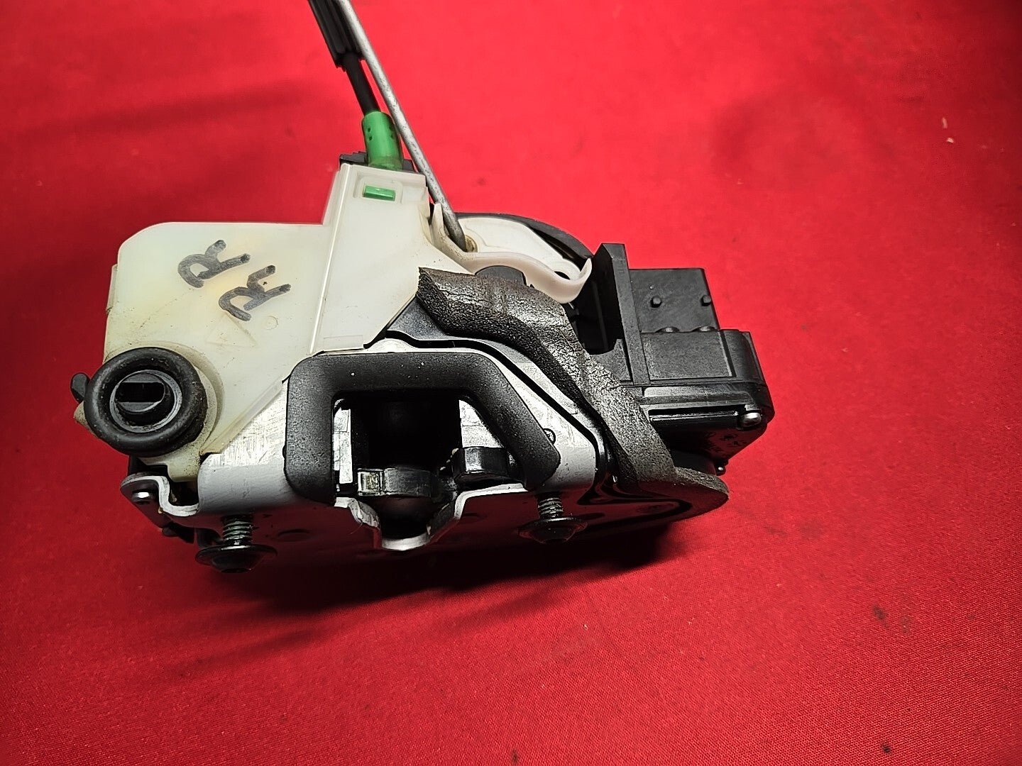 2013 - 2017 Chevy Buick GMC RIGHT PASSENGER REAR Door Latch Lock Actuator