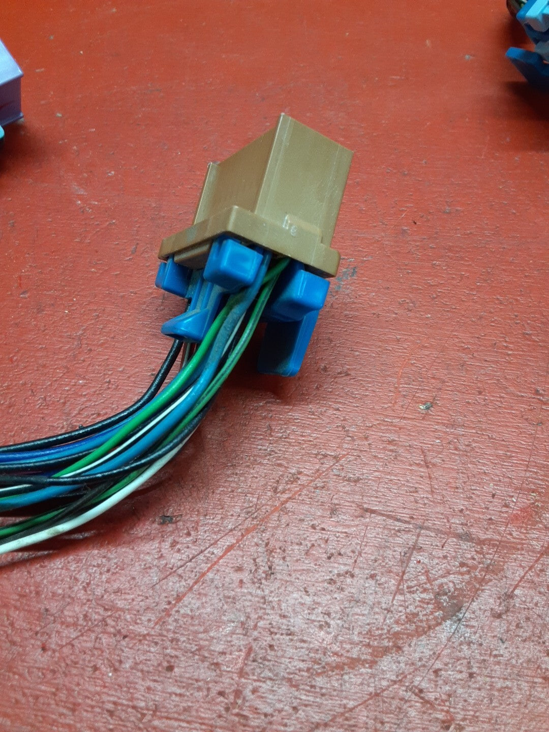 2002 Chevrolet Suburban BCM Body Control Module PIGTAILS 15095335