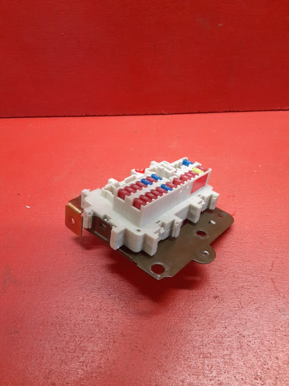 2005 Nissan Pathfinder Cabin Fuse Block Relay 1564-EA000