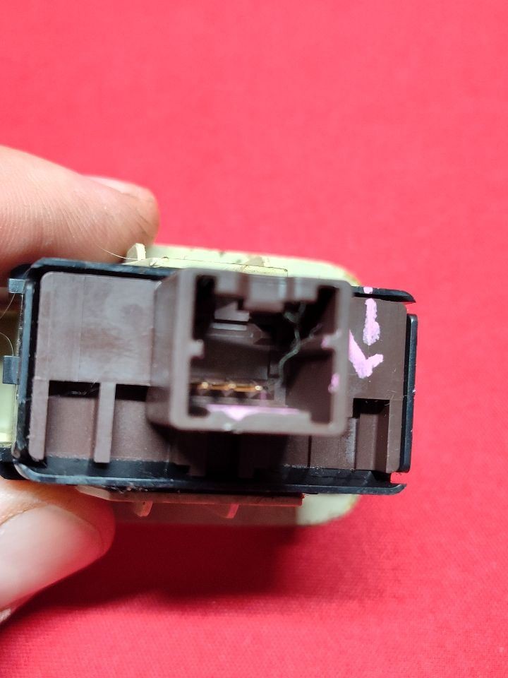 2011-2020 Infiniti 2017-2024 Nissan REAR Second 2nd Row Power Fold Seat Switch