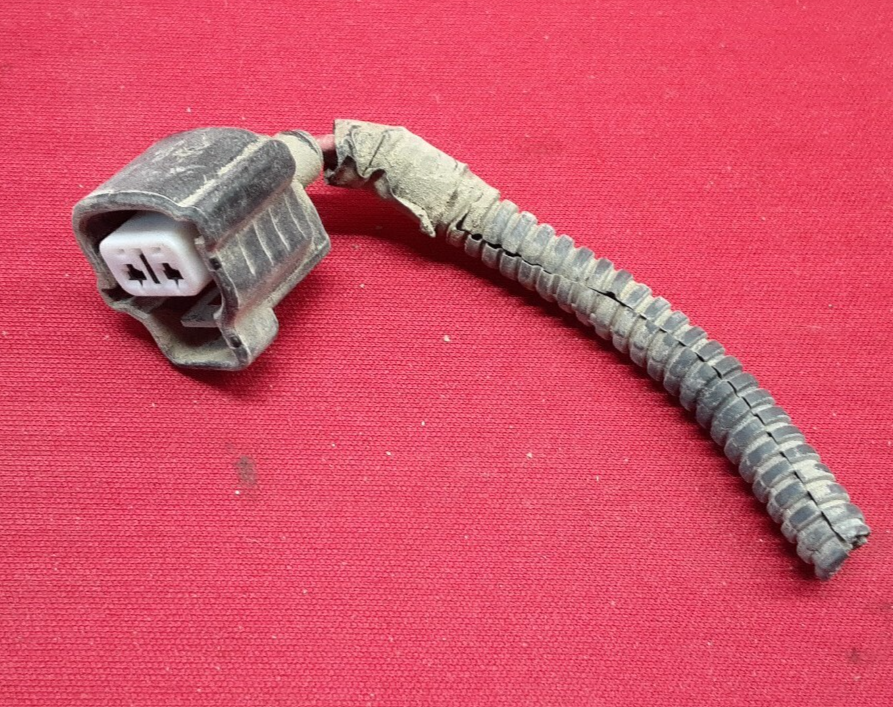2007 - 2021 Toyota Tundra Windshield Washer Fluid Reservoir Pump - PIGTAIL