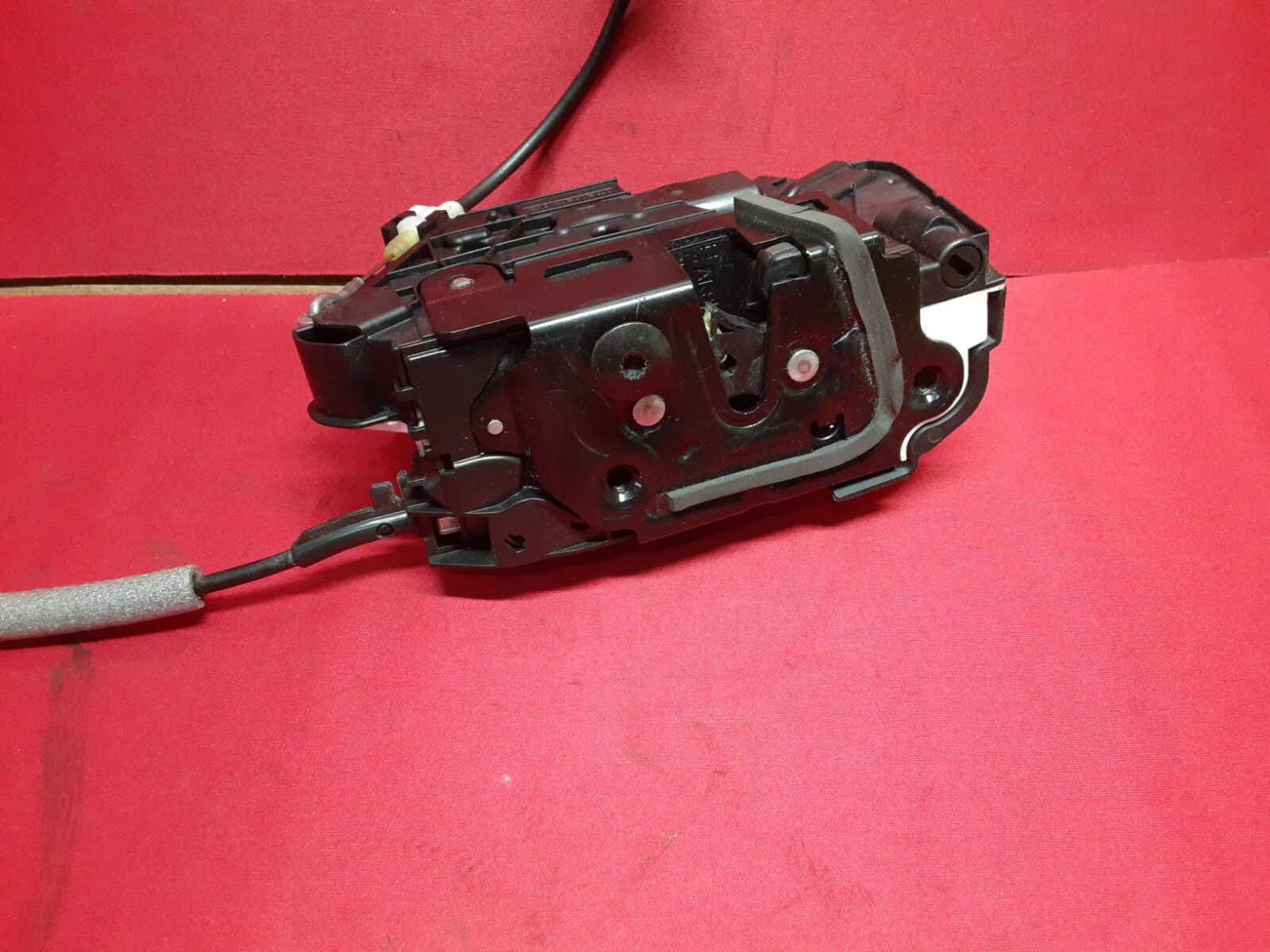 2009 - 2012 VW Tiguan / CC FRONT RIGHT PASSENGER Door Latch Lock Actuator