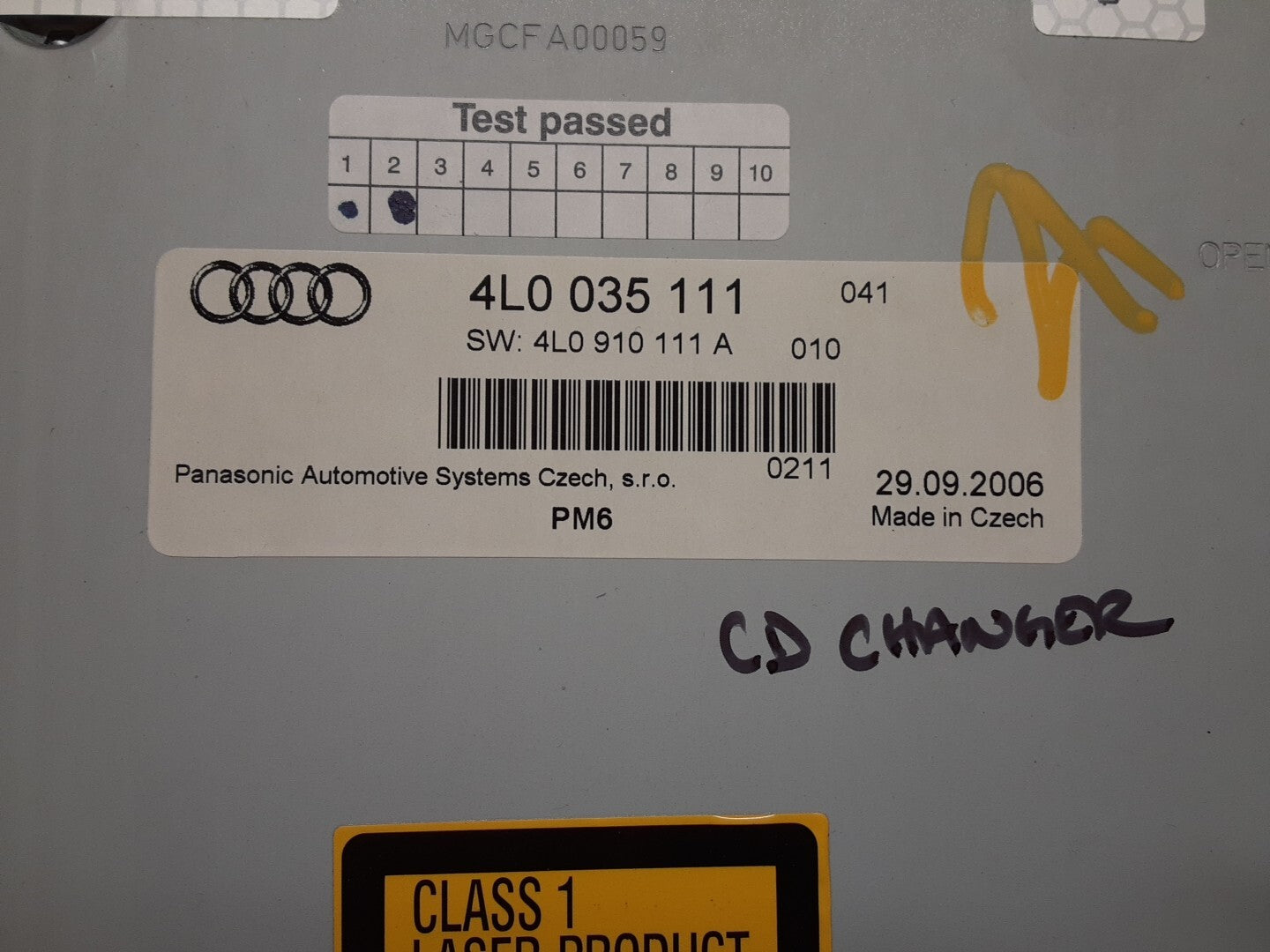 2007 -2008 Audi Q7 6Disc 6 Disc CD Changer 4L0-035-111 / 4L0-910-111-A