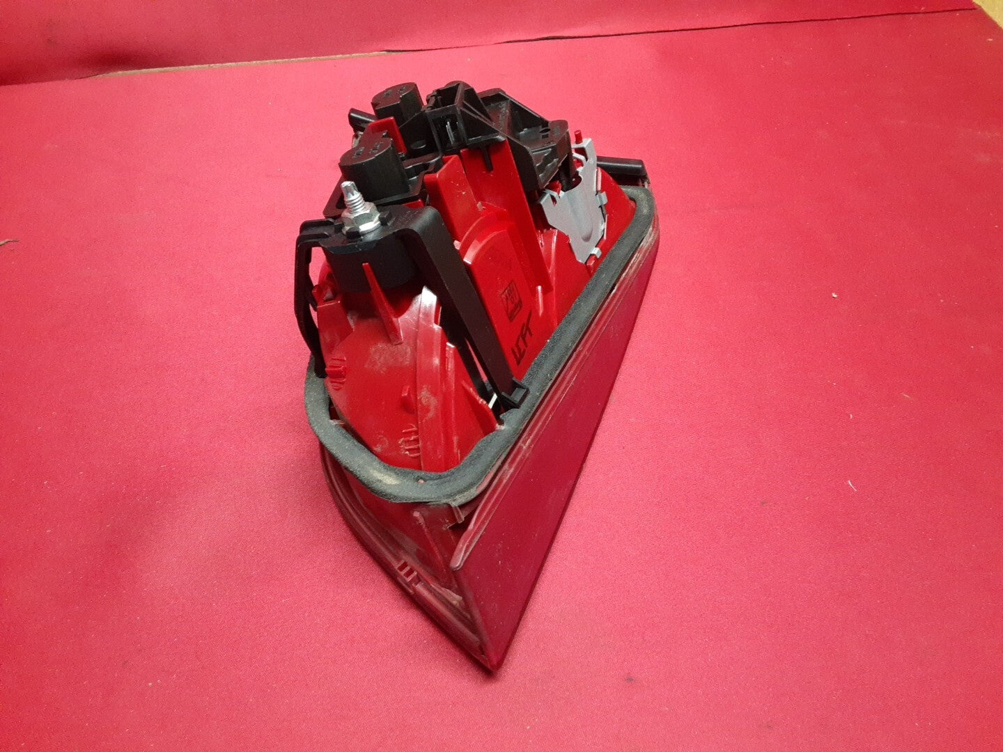 2009 - 2012 Audi A4 10-12 S4 LEFT DRIVER INNER Tail Light Lamp HALOGEN