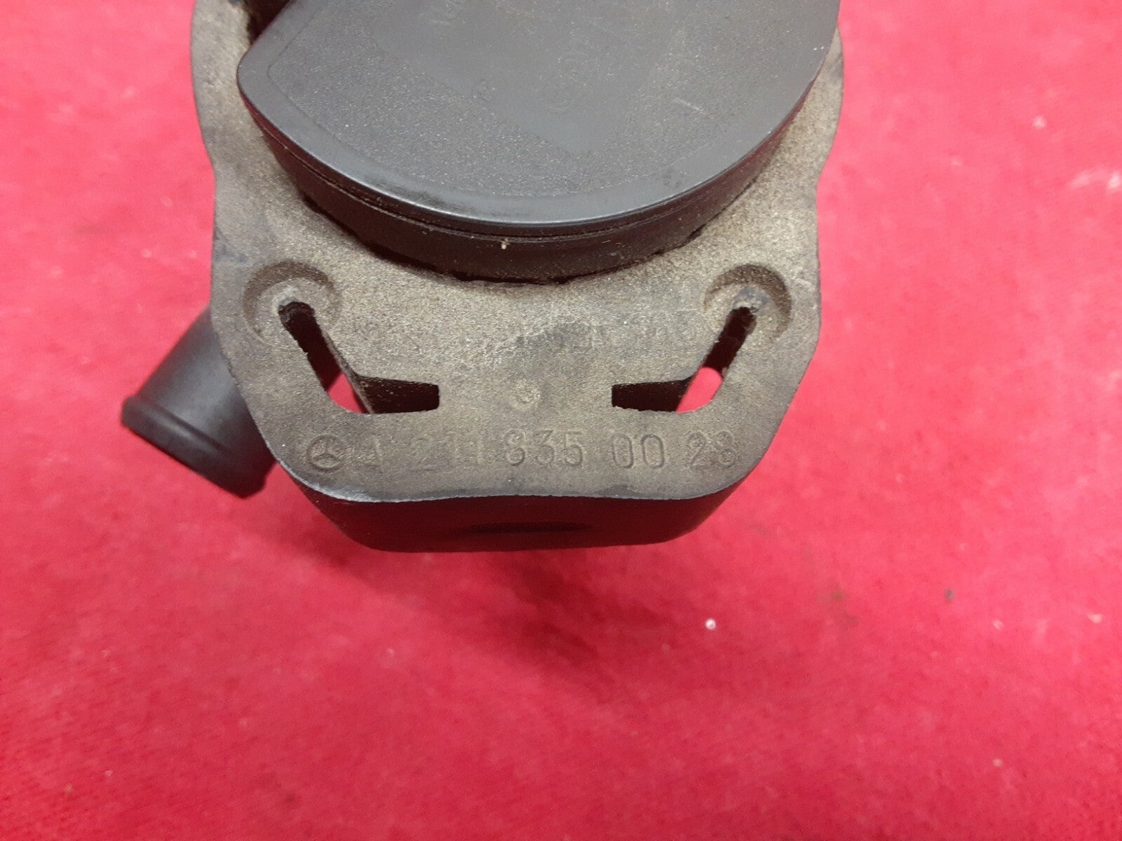 Mercedes C-Class Secondary Air Injection Smog Auxiliary Pump A-211-935-00-28