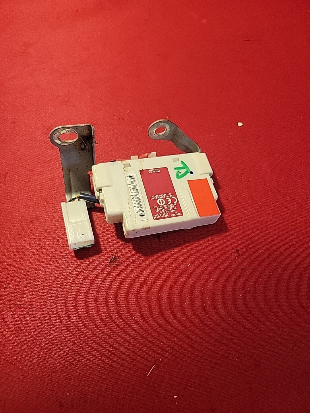 2004 - 2009 Toyota Prius indoor Oscillator Control Module OEM 8999247040
