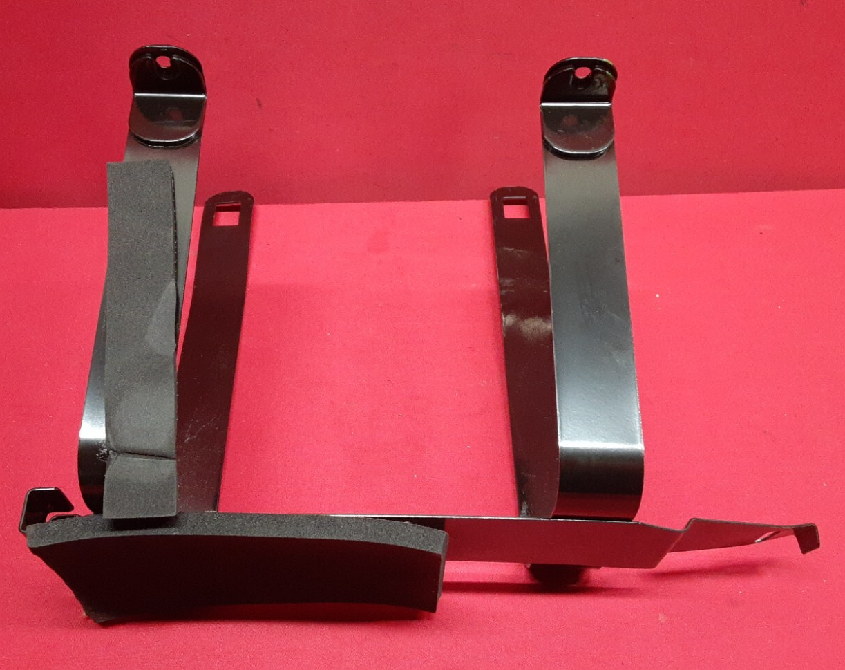 2001 - 2004 Nissan Frontier / Xterra Charcoal Vapor Canister 14950-5S601 BRACKET