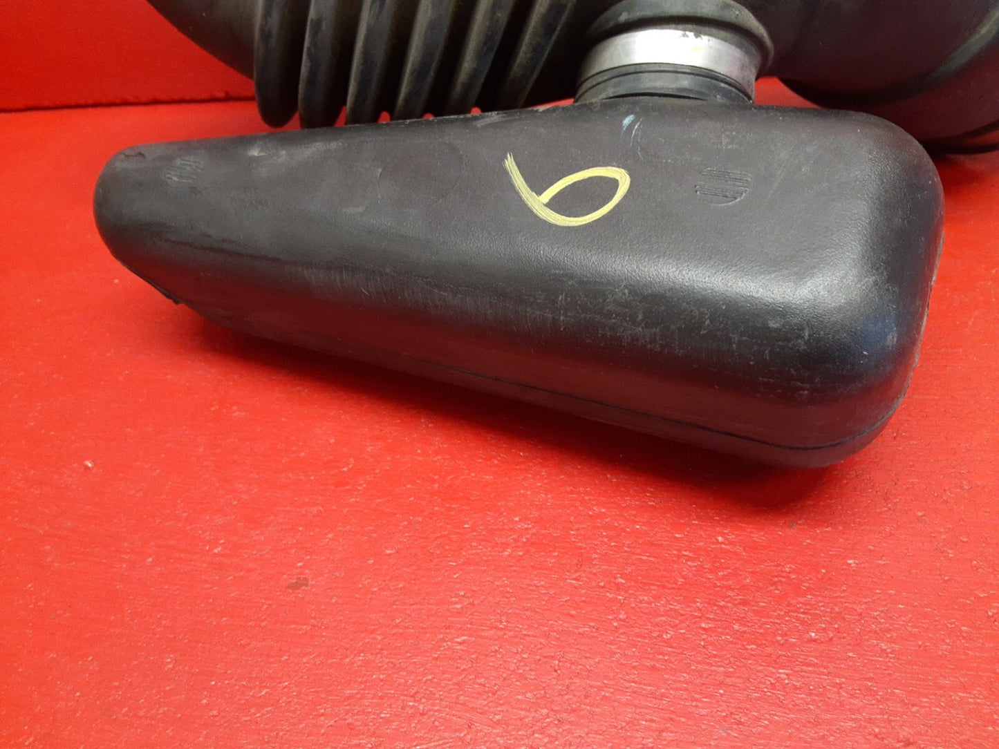 2008 - 2012 Ford Escape Hybrid Engine Air Intake Duct Tube Resonator Hose